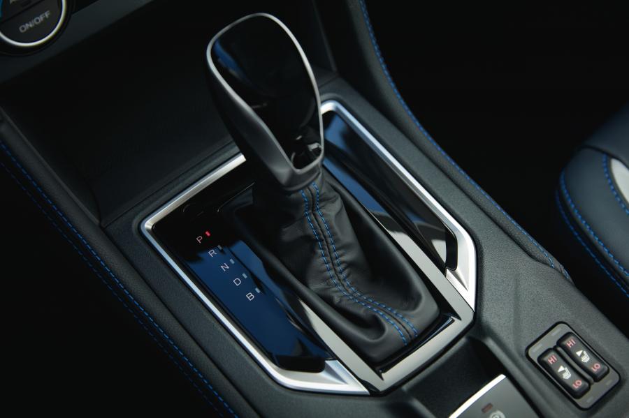 Детали интерьера Subaru Crosstrek Hybrid 2019 года  (фото 63 из 66)
